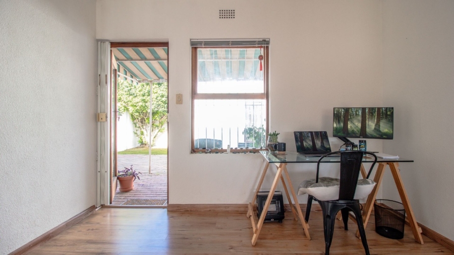 To Let 1 Bedroom Property for Rent in Edgemead Western Cape